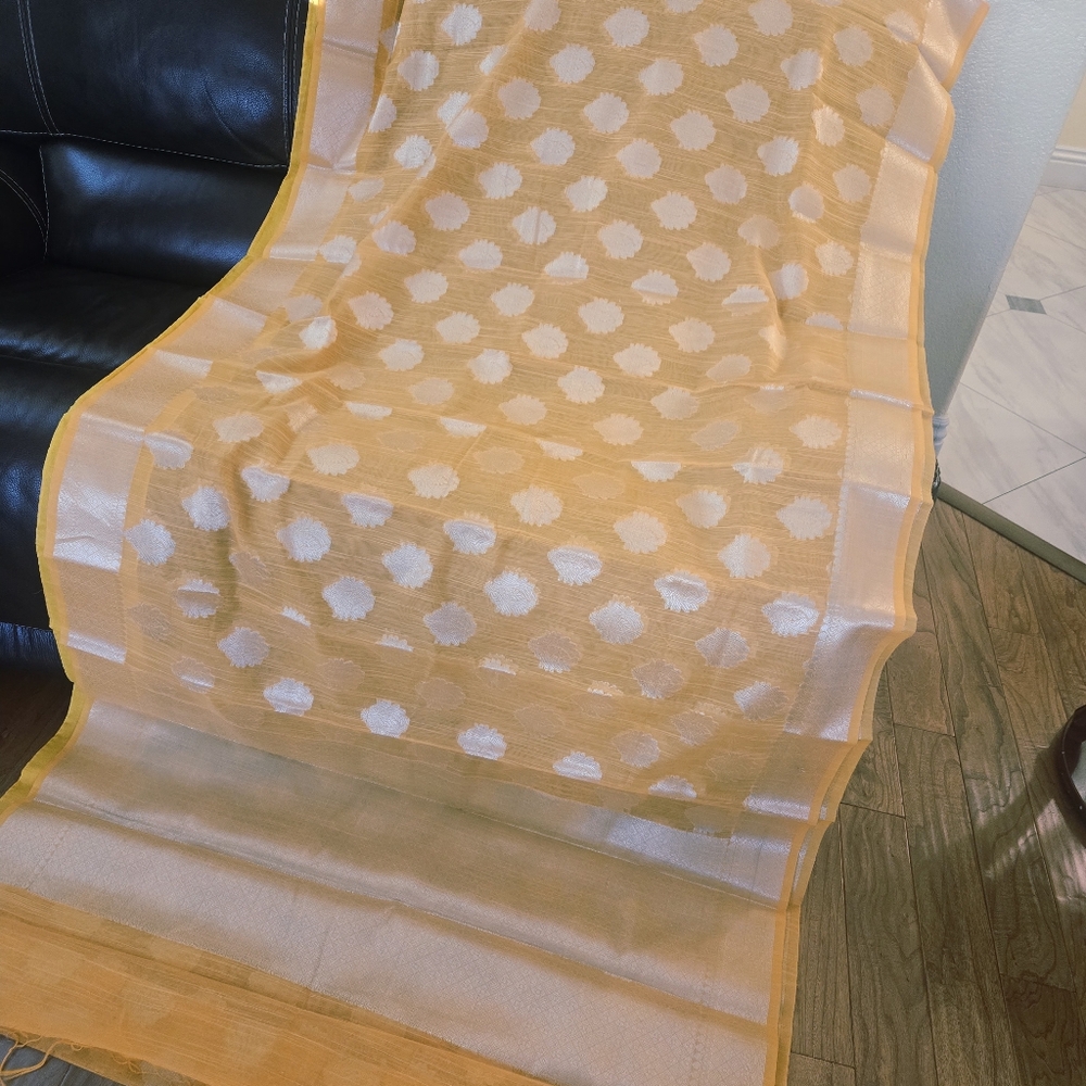 Beautiful New Tuscany Yellow Benarasi Chanderi Sari With Silver Zari Matching BP